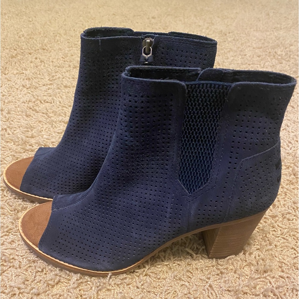 Ladies shoe booties